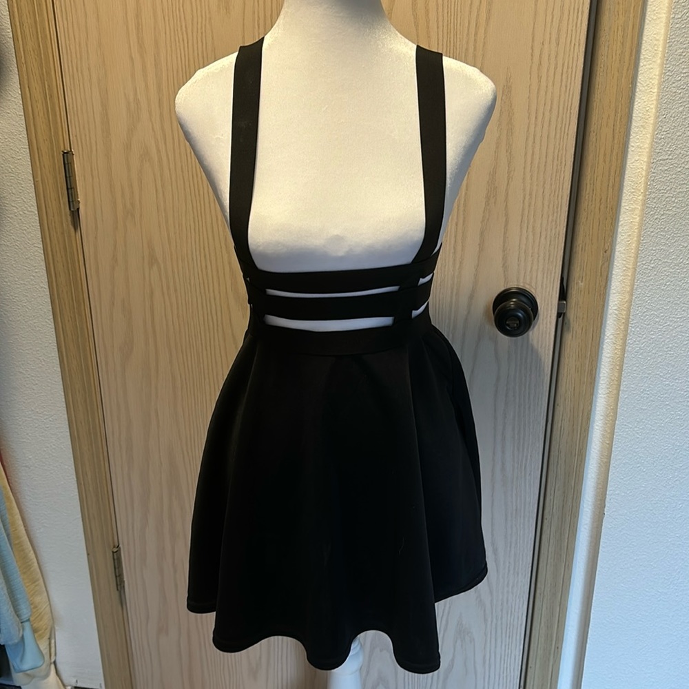 Hot topic Skirt, size small.